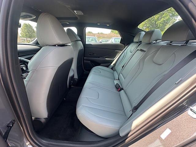 New 2025 Hyundai Elantra Limited image 9