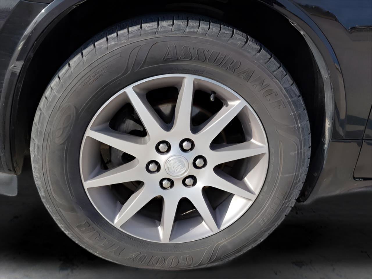 Used 2016 Buick Enclave Leather image 10