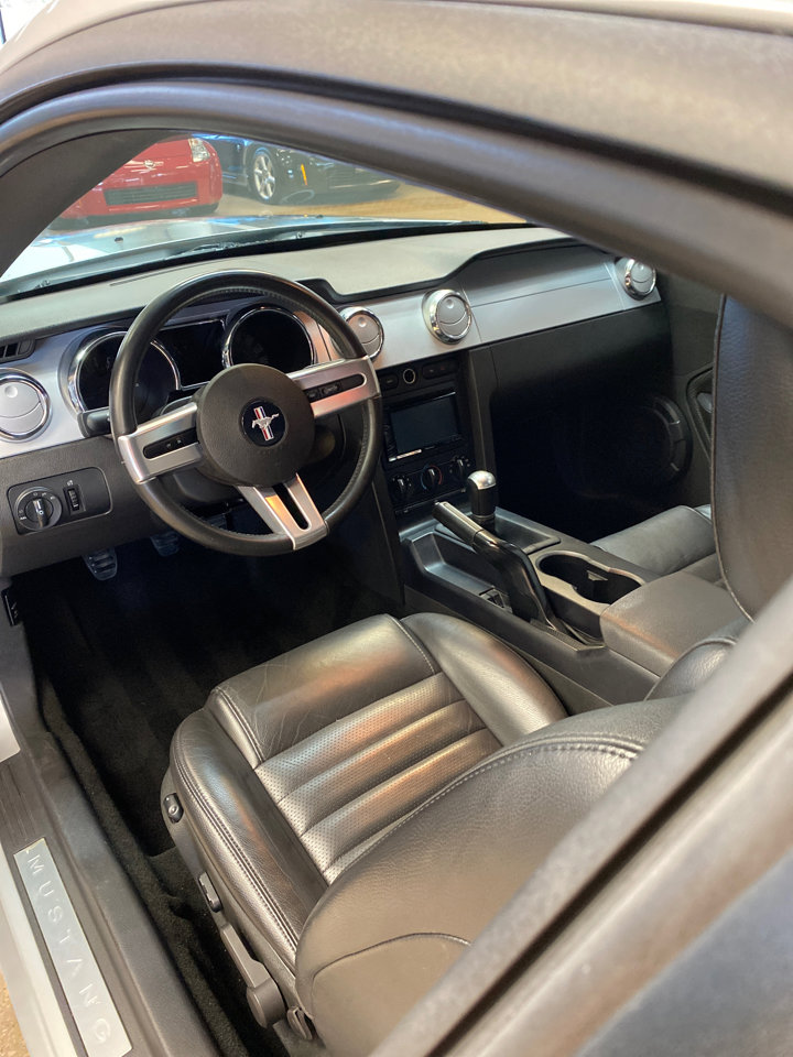 Used 2006 Ford Mustang GT RWD image 16