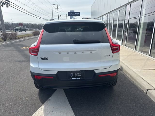 Certified 2025 Volvo XC40 B5 Plus image 4