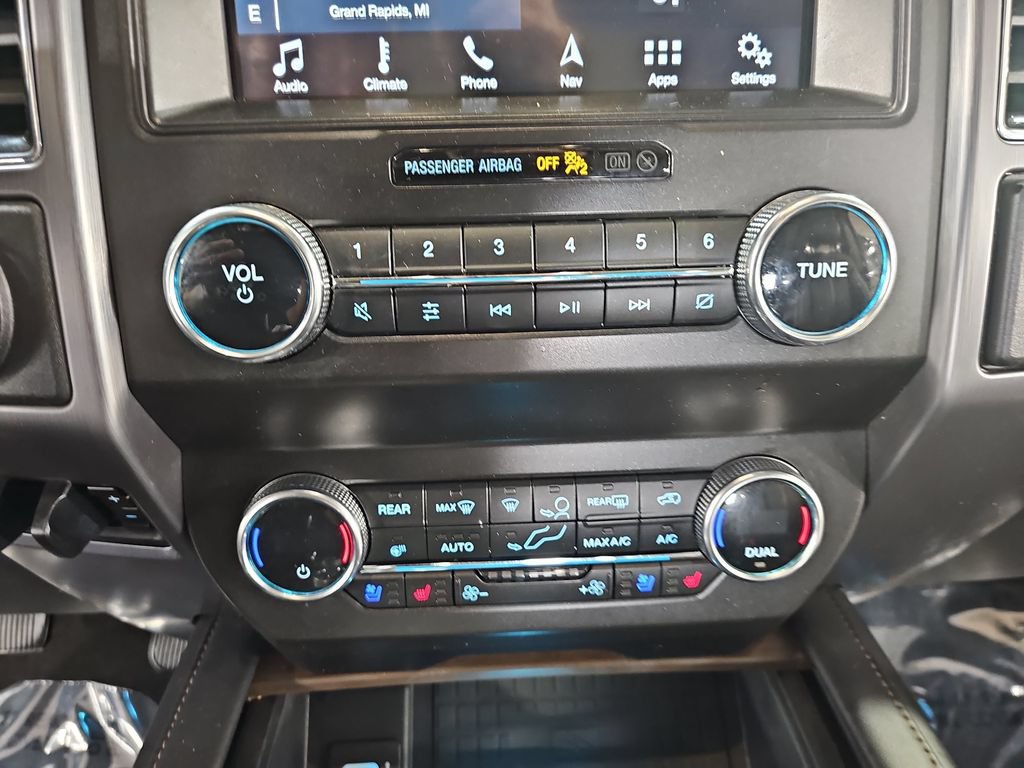 Used 2019 Ford Expedition Platinum AWD/4WD image 30