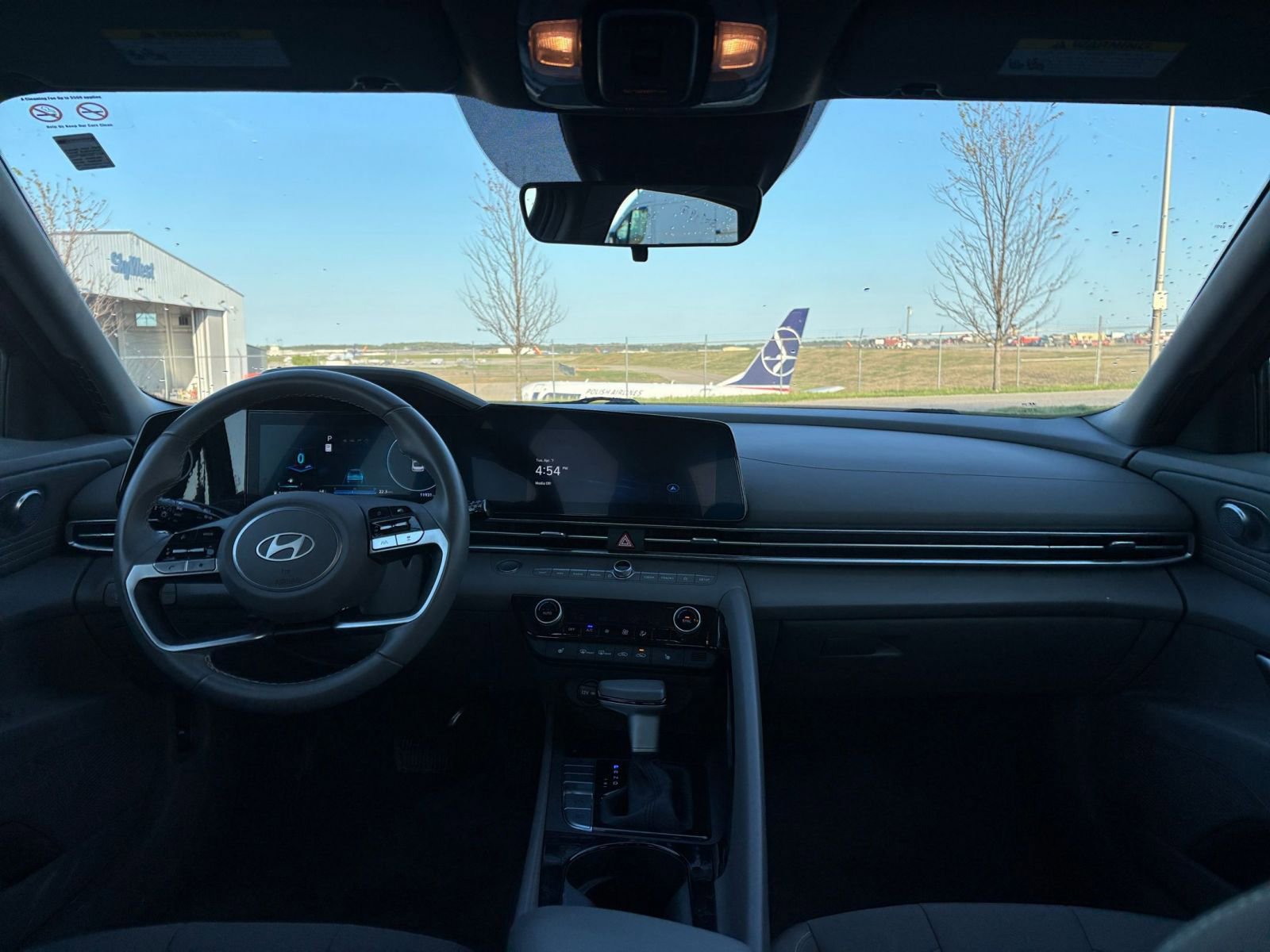 Used 2025 Hyundai Elantra SEL FWD image 33