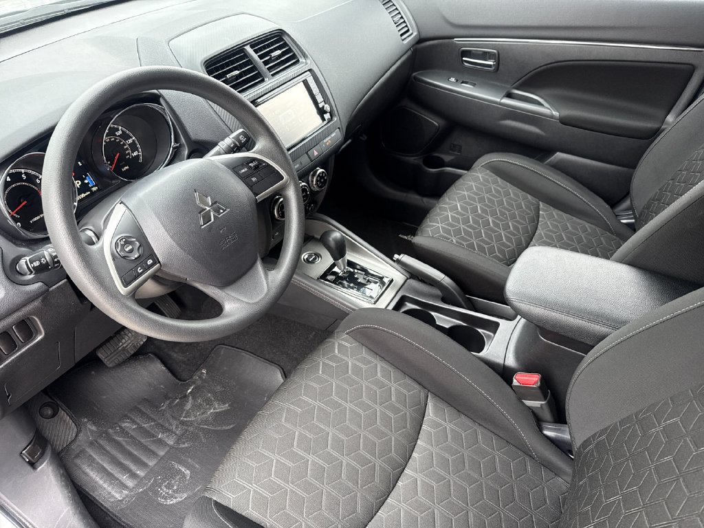 Used 2025 Mitsubishi Outlander Sport ES AWD/4WD image 10