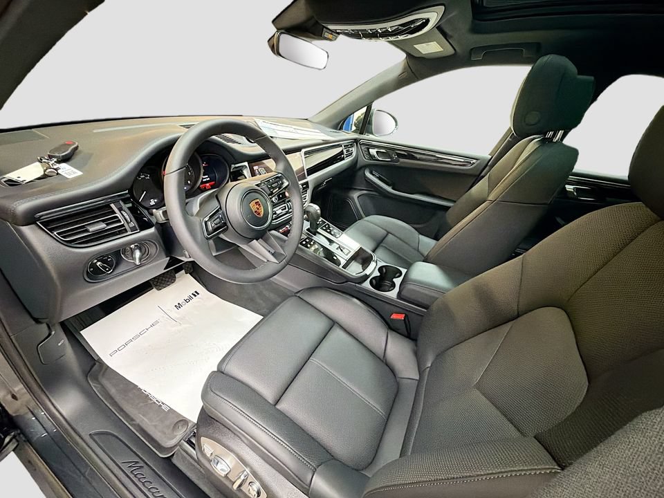 New 2026 Porsche Macan AWD/4WD image 5