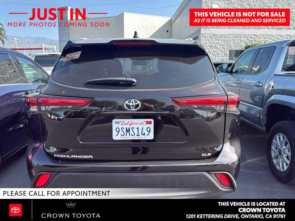 Used 2022 Toyota Highlander XLE FWD image 4