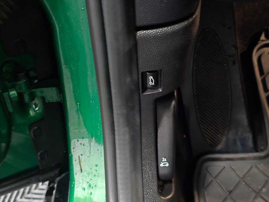 Used 2023 MINI Cooper SE image 32