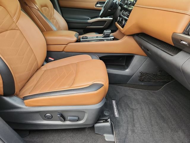 Used 2023 Nissan Pathfinder Platinum AWD/4WD image 28