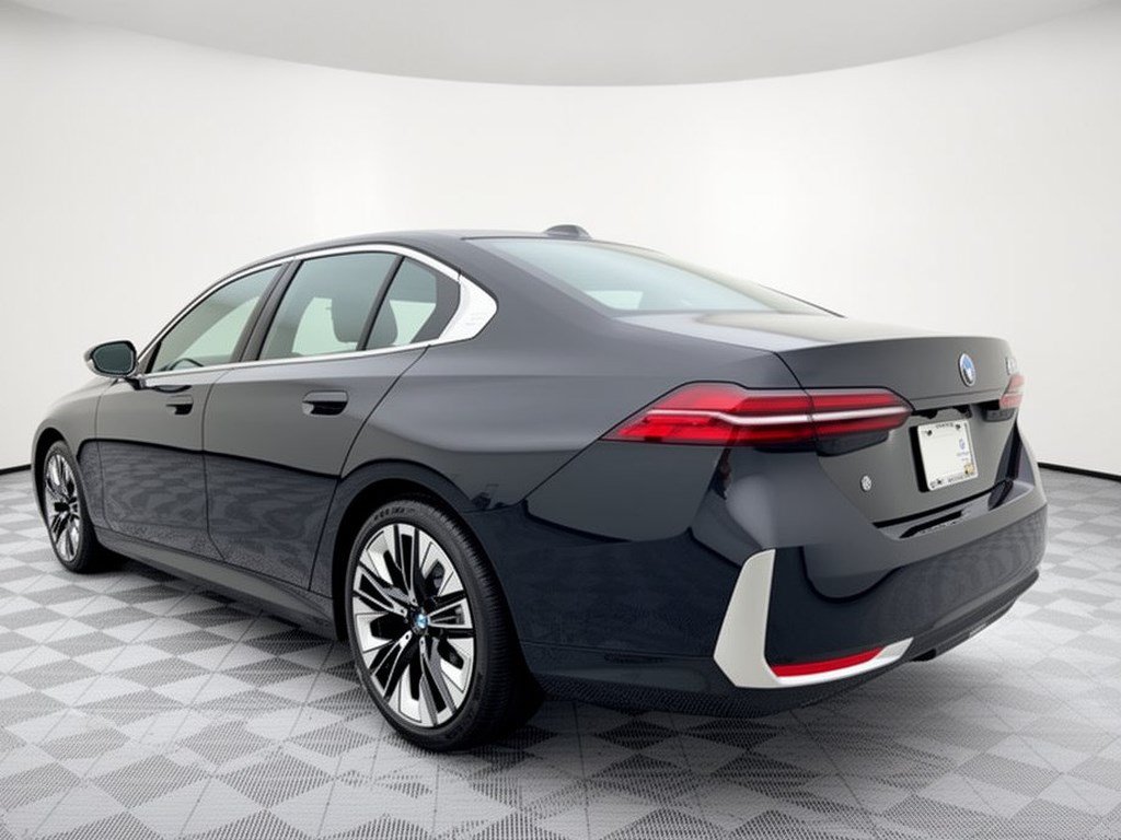 New 2027 BMW 530i RWD image 3