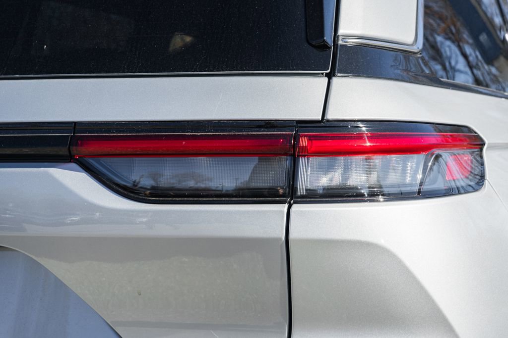 New 2025 Jeep Grand Cherokee Laredo X w/ Luxury Tech Group I image 6