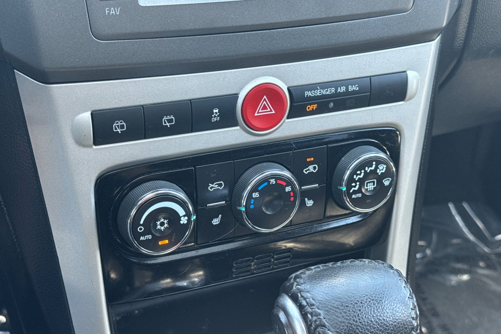 Used 2015 Chevrolet Captiva Sport LT w/ Convenience Package image 21