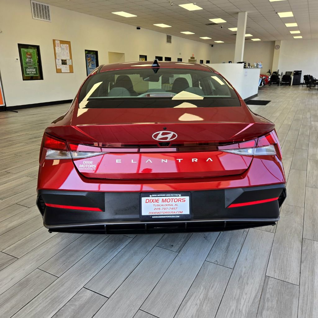 Used 2024 Hyundai Elantra SEL image 8