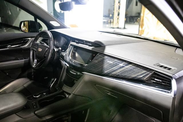 Used 2024 Cadillac XT6 Premium Luxury w/ Technology Package FWD image 12