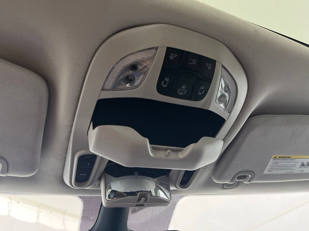 Used 2023 Chrysler Pacifica Limited FWD image 74