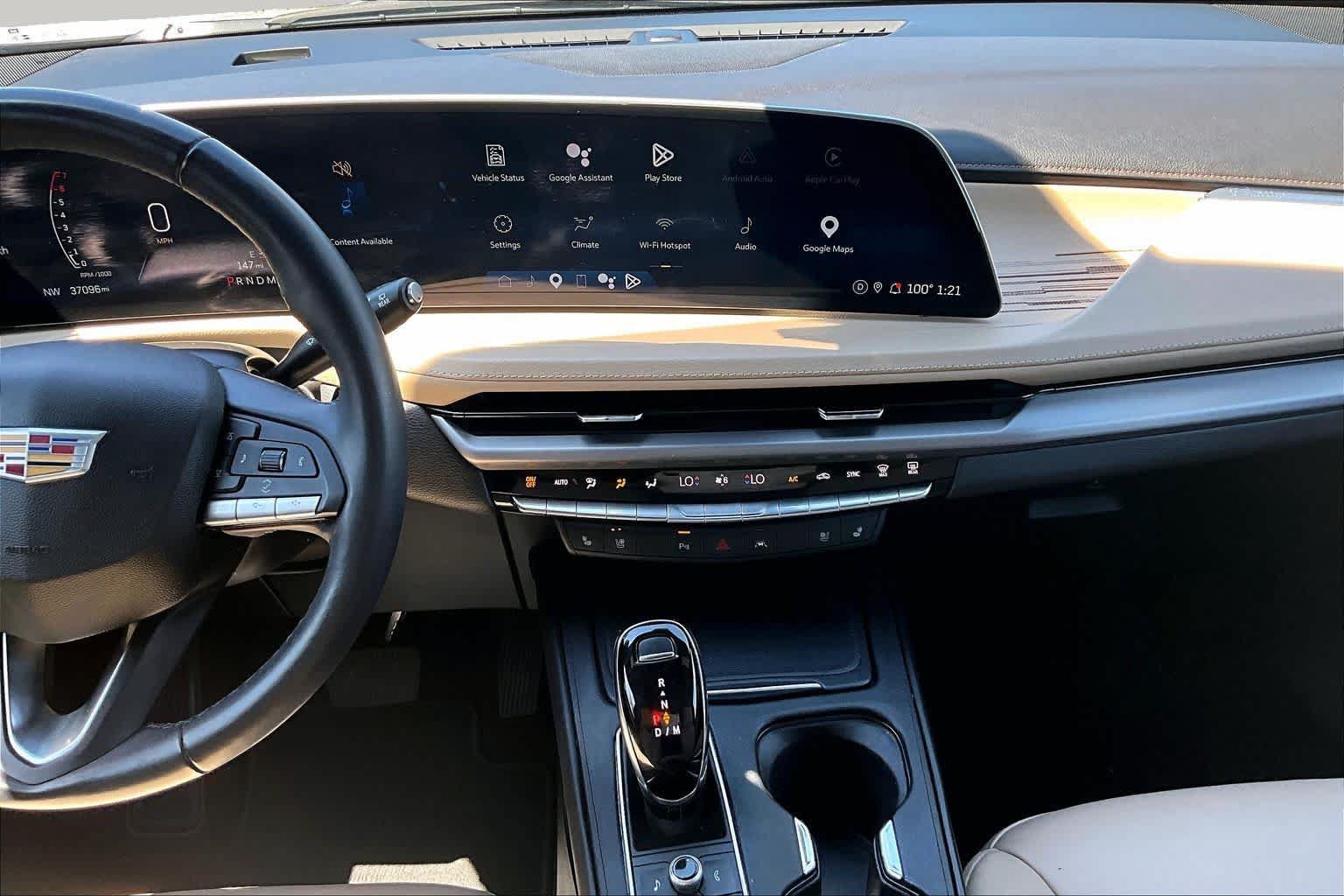 Used 2024 Cadillac XT4 Premium Luxury FWD image 7