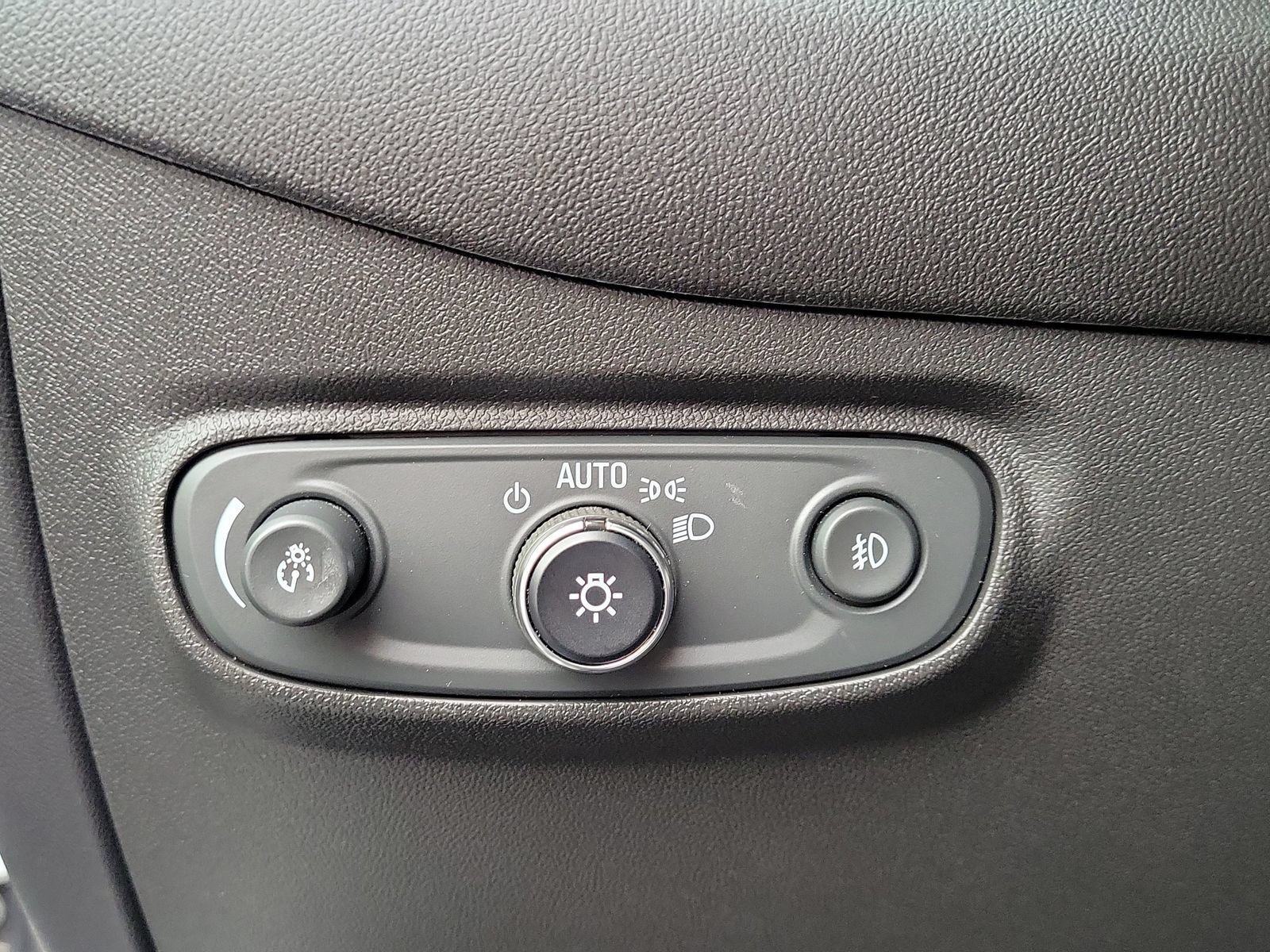 Used 2020 Chevrolet Equinox LT FWD image 14