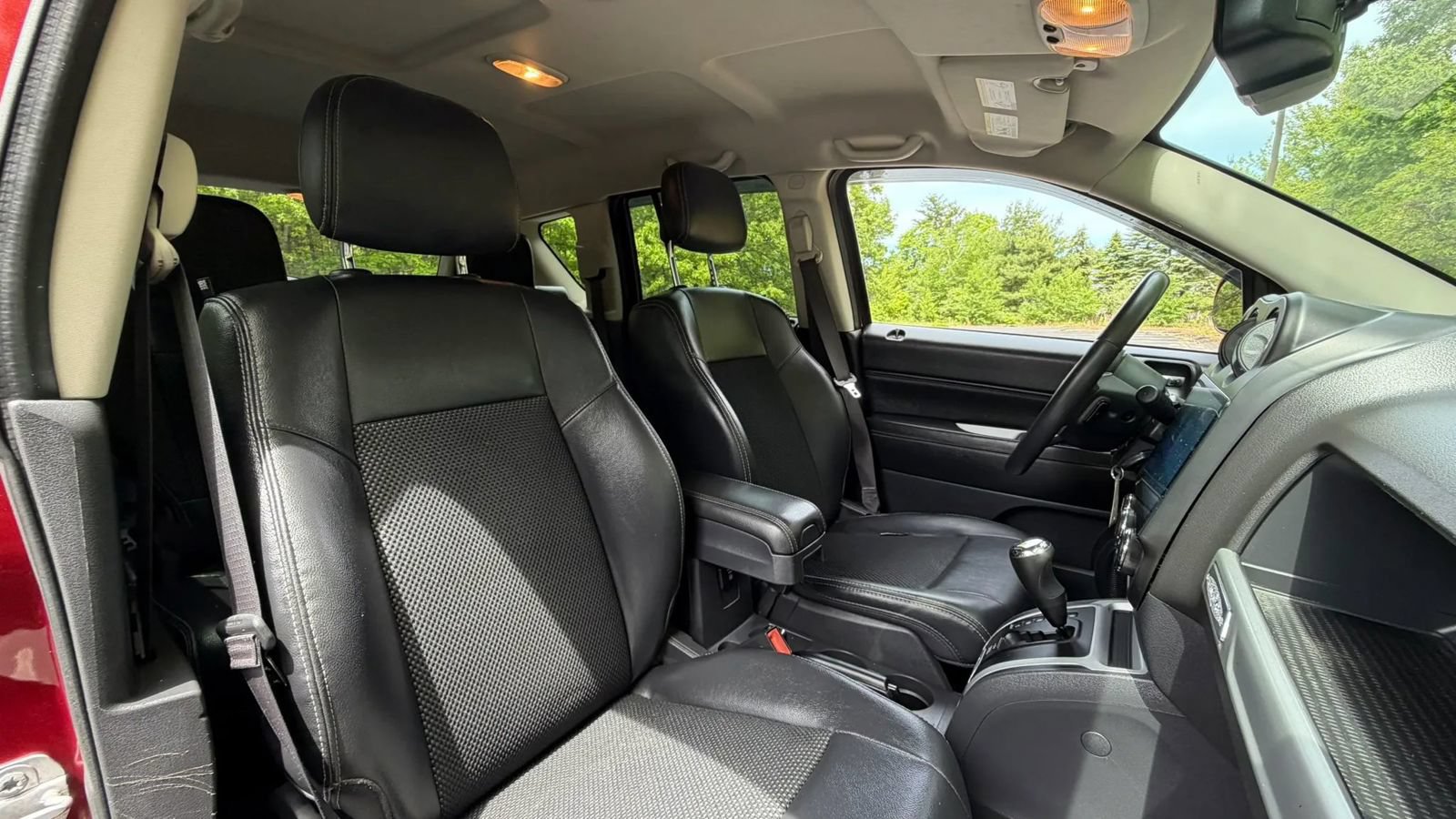 Used 2016 Jeep Compass Latitude AWD/4WD image 15