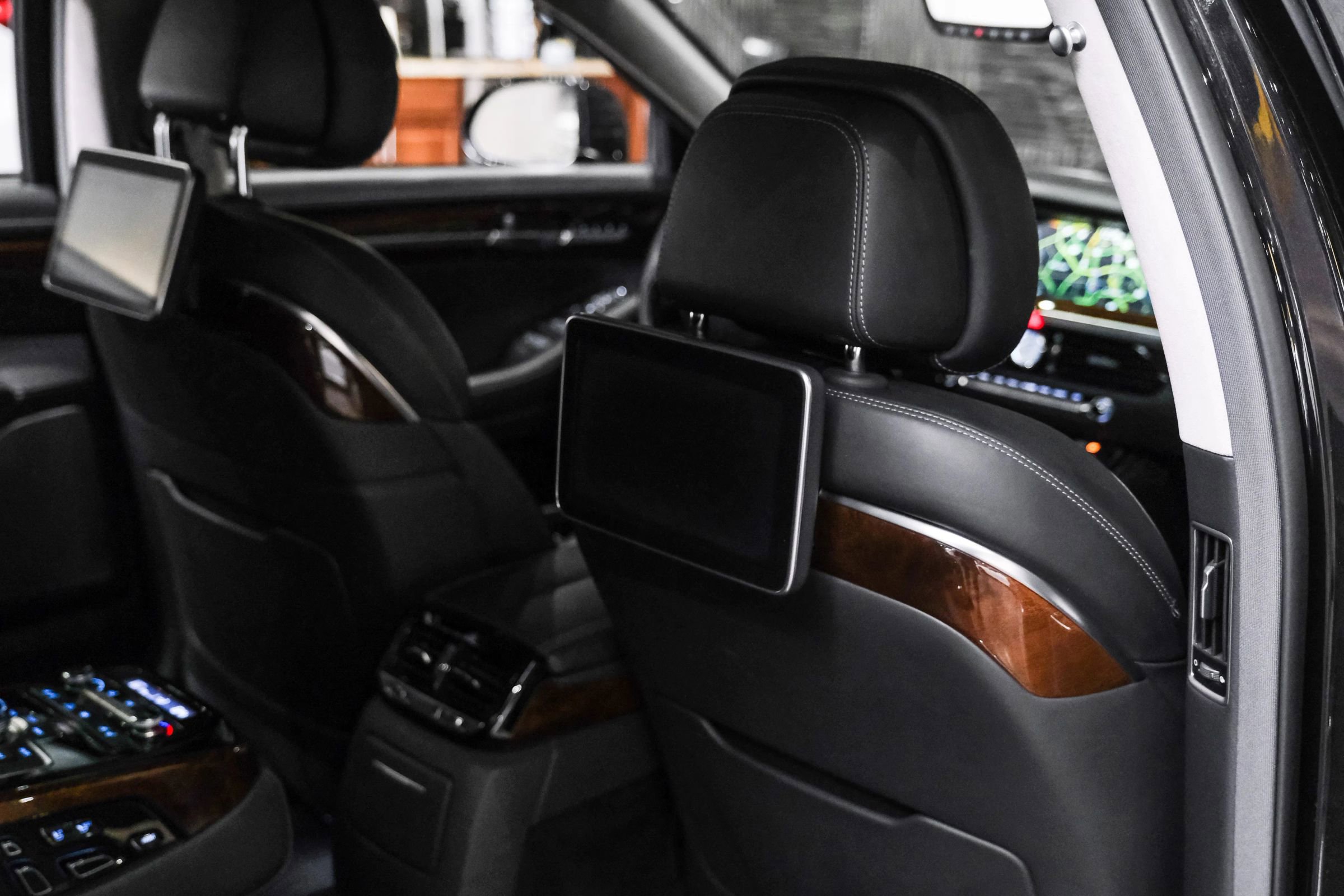 Used 2019 Genesis G90 5.0 Ultimate RWD image 36