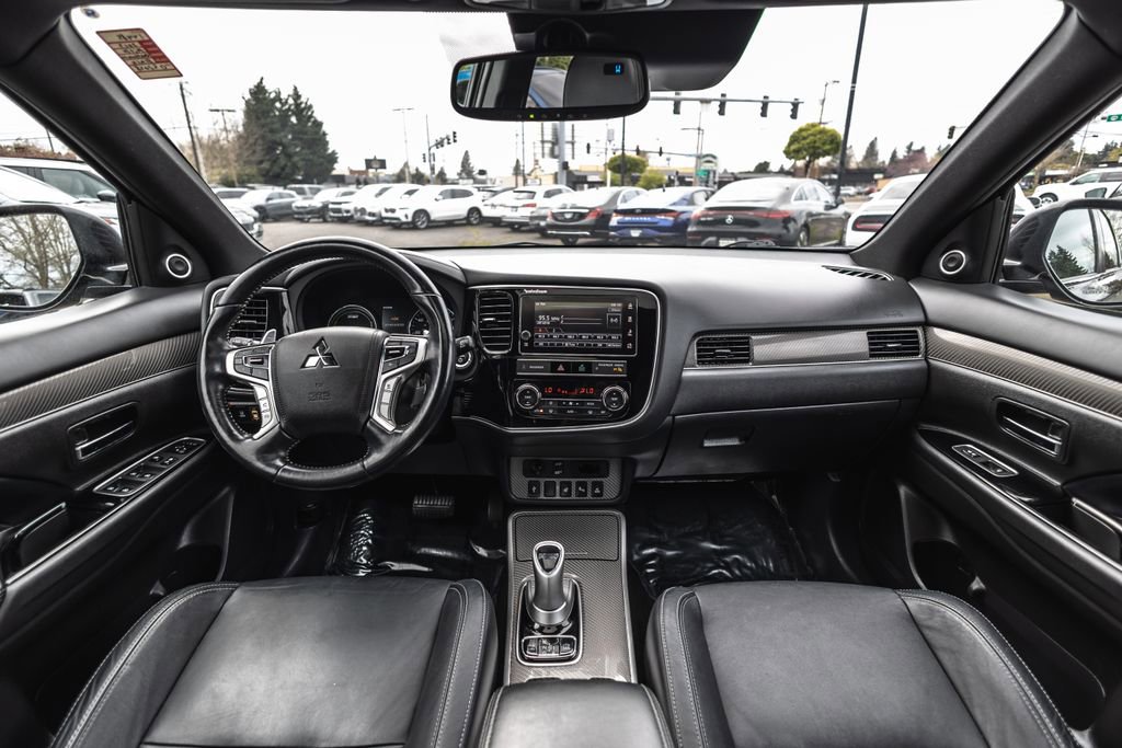 Used 2019 Mitsubishi Outlander GT image 25