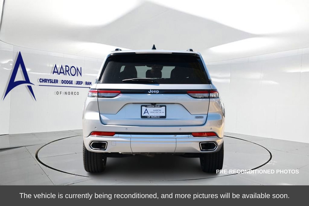 Used 2023 Jeep Grand Cherokee Overland image 3