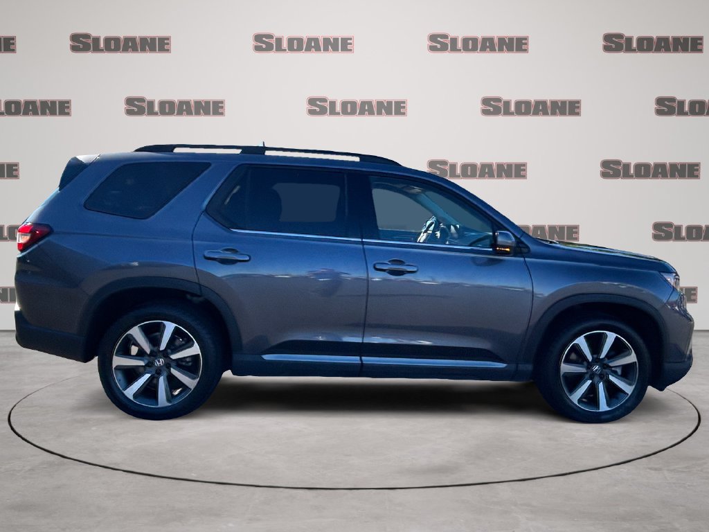 Certified 2024 Honda Pilot Touring image 6