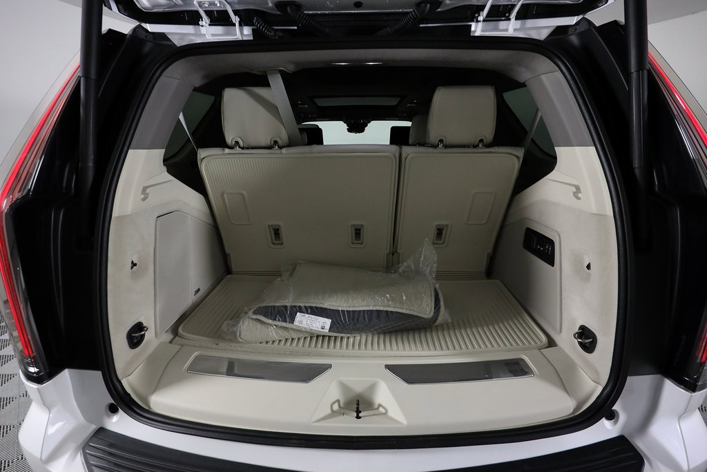 Used 2025 Cadillac Escalade Sport Platinum w/ LPO, ONYX Package image 7