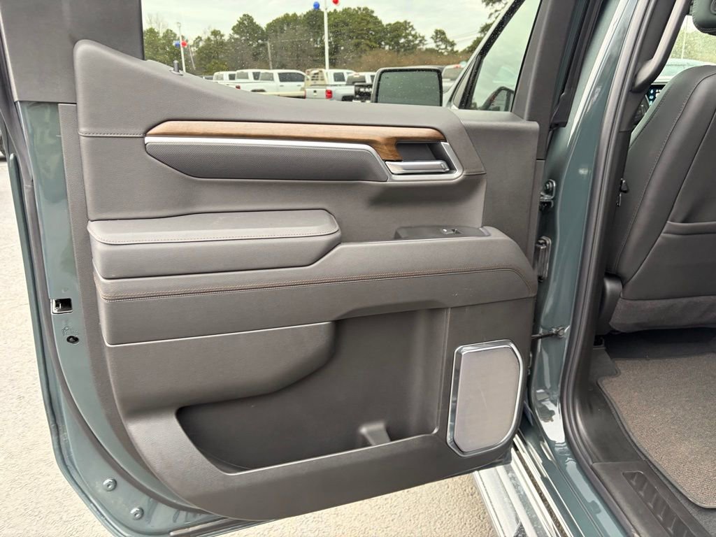 Used 2026 Chevrolet Silverado 1500 High Country w/ Technology Package image 11
