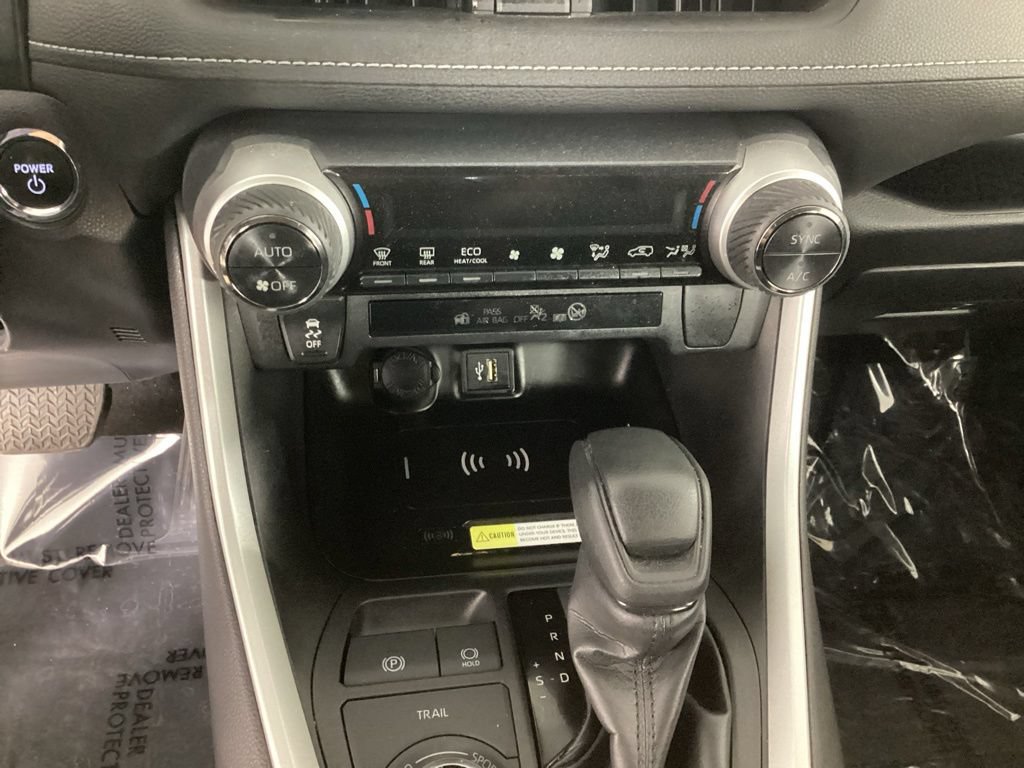 Used 2024 Toyota RAV4 AWD Hybrid image 19