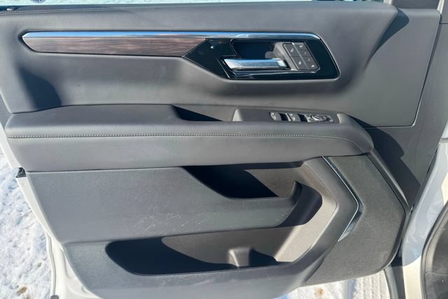 Used 2025 Chevrolet Suburban Z71 AWD/4WD image 22