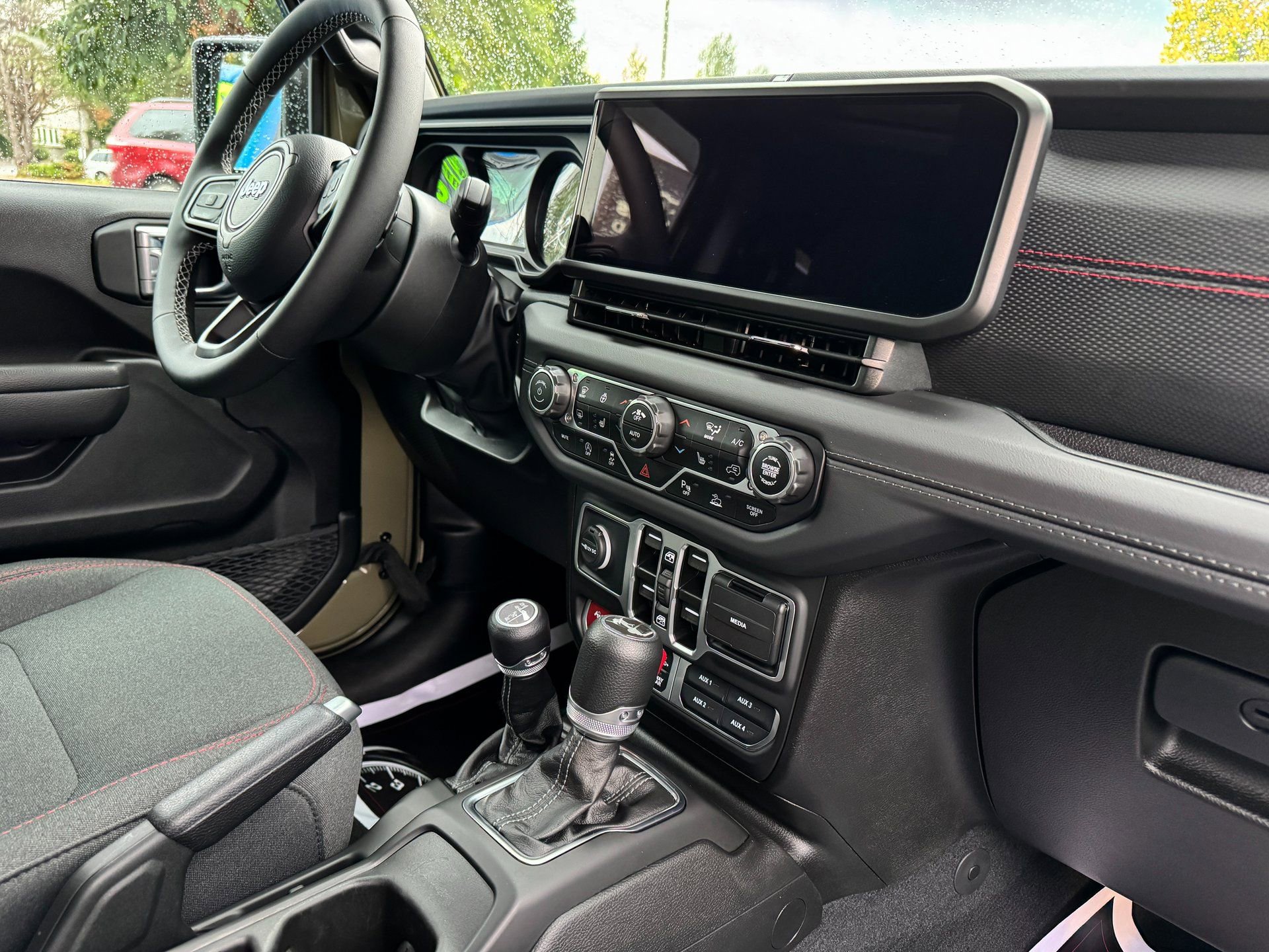 Used 2025 Jeep Wrangler Unlimited Rubicon w/ Safety Group image 23