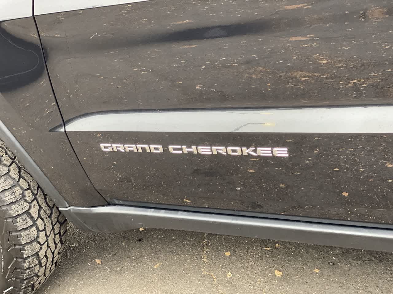 Used 2016 Jeep Grand Cherokee Limited AWD/4WD image 10