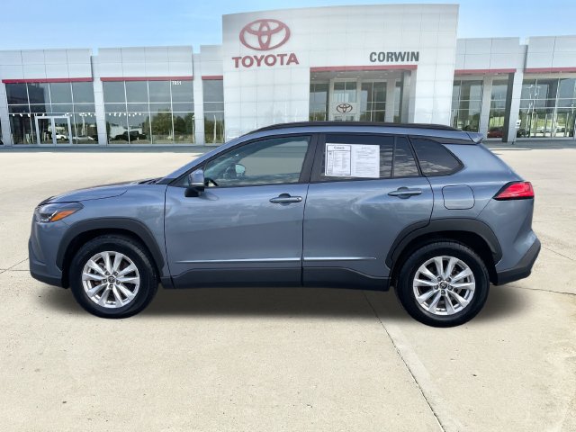 Used 2024 Toyota Corolla Cross LE AWD/4WD image 2