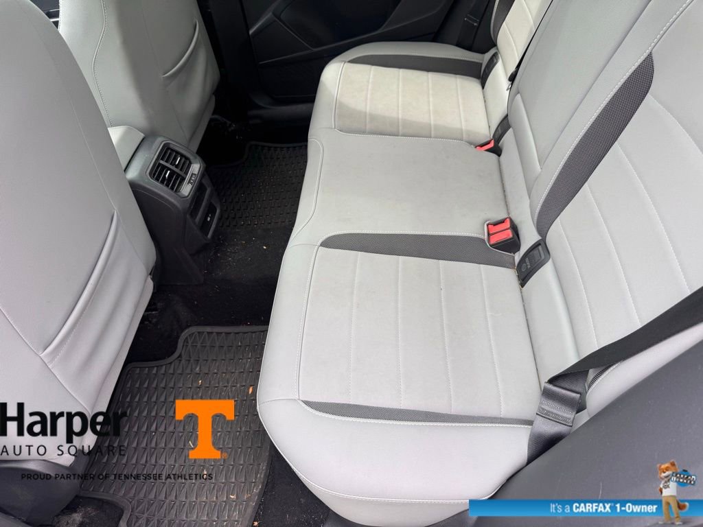 Used 2023 Volkswagen Taos SE w/ Panoramic Sunroof Package image 10