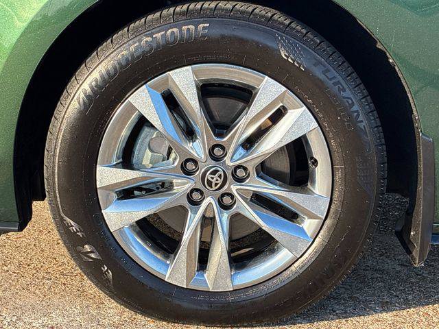 Certified 2026 Toyota Sienna Limited FWD image 30