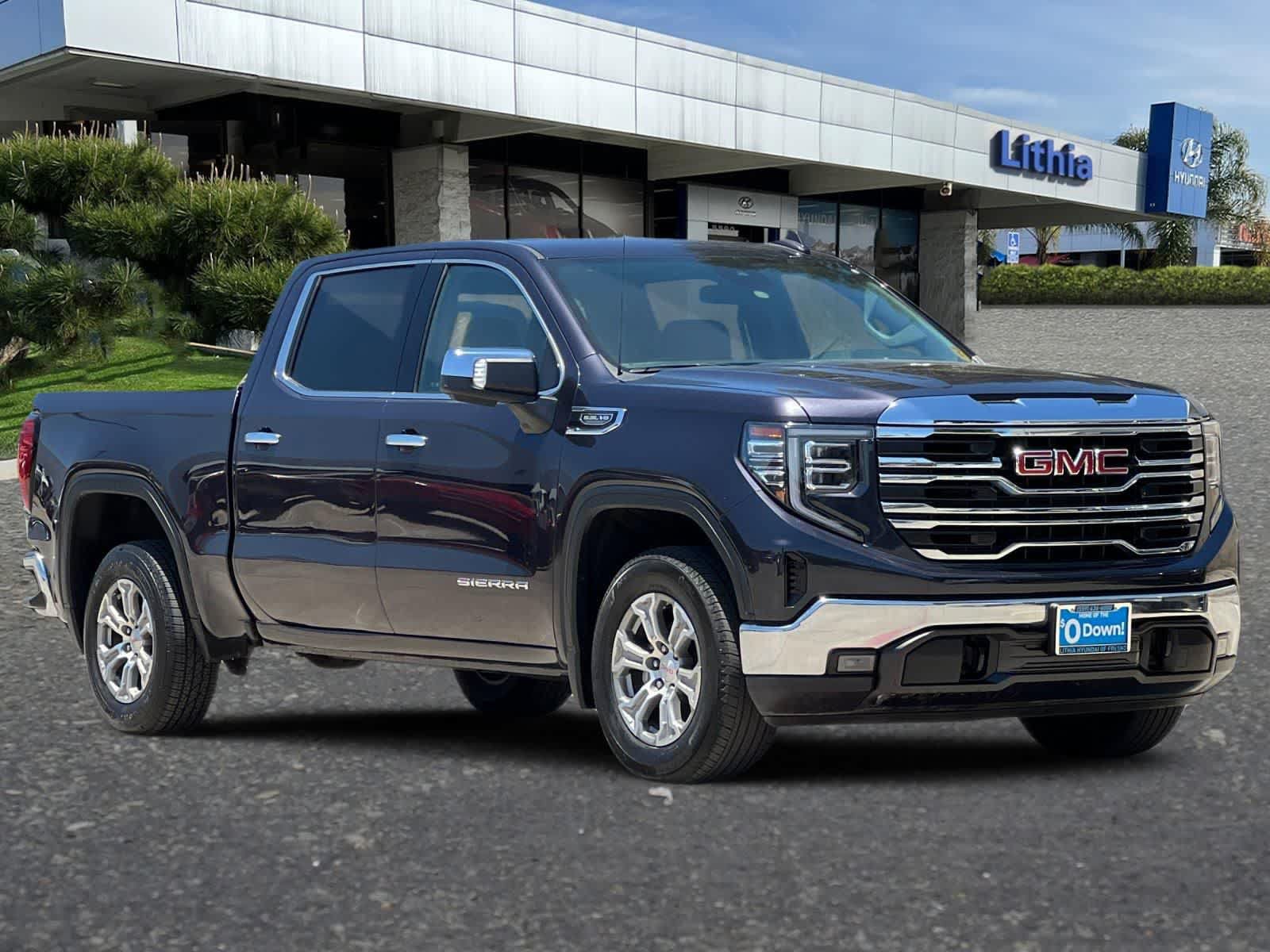 Used 2025 GMC Sierra 1500 SLT RWD image 10