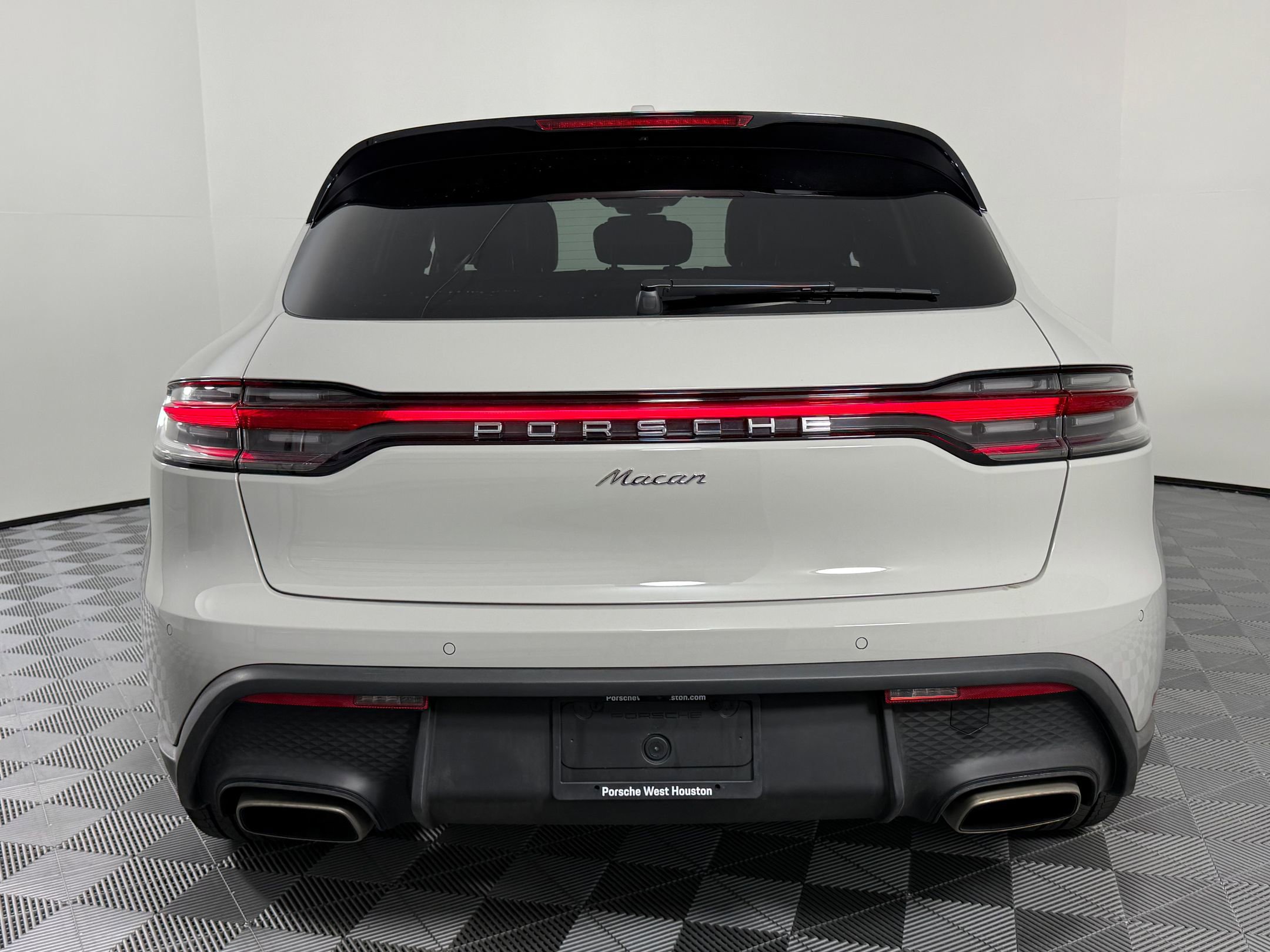 New 2025 Porsche Macan image 10