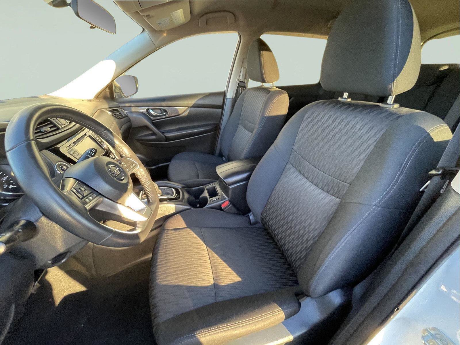 Used 2018 Nissan Rogue SV AWD/4WD image 14