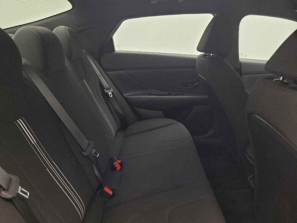 Used 2025 Hyundai Elantra Sport FWD image 19