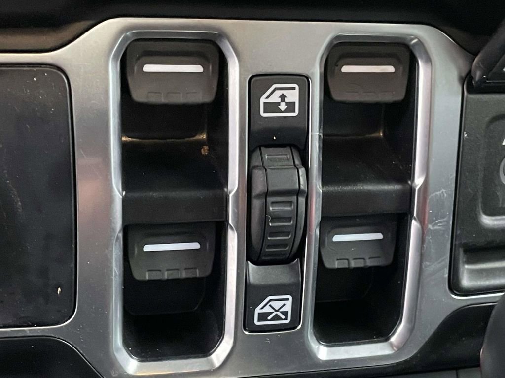 Used 2025 Jeep Gladiator Sport image 29