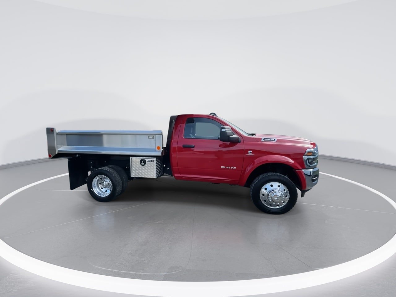 New 2026 RAM 5500 4x4 Regular Cab image 23