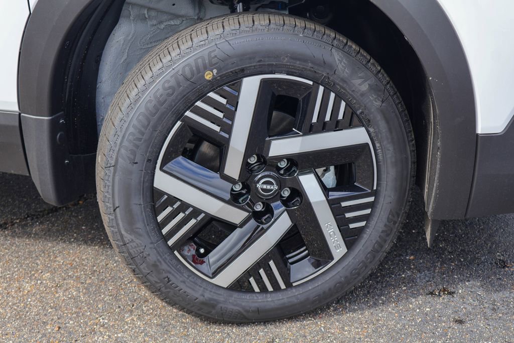 New 2026 Nissan Kicks SV image 16