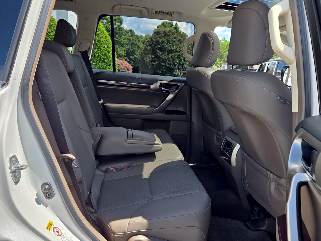 Used 2019 Lexus GX 460 Premium AWD/4WD image 16