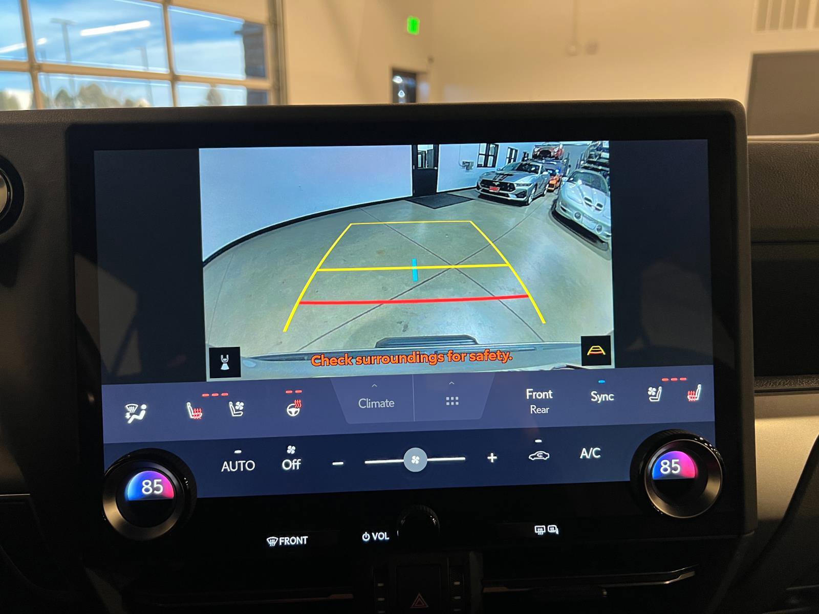 Used 2024 Lexus GX 550 w/ Accessory Package (31) image 18