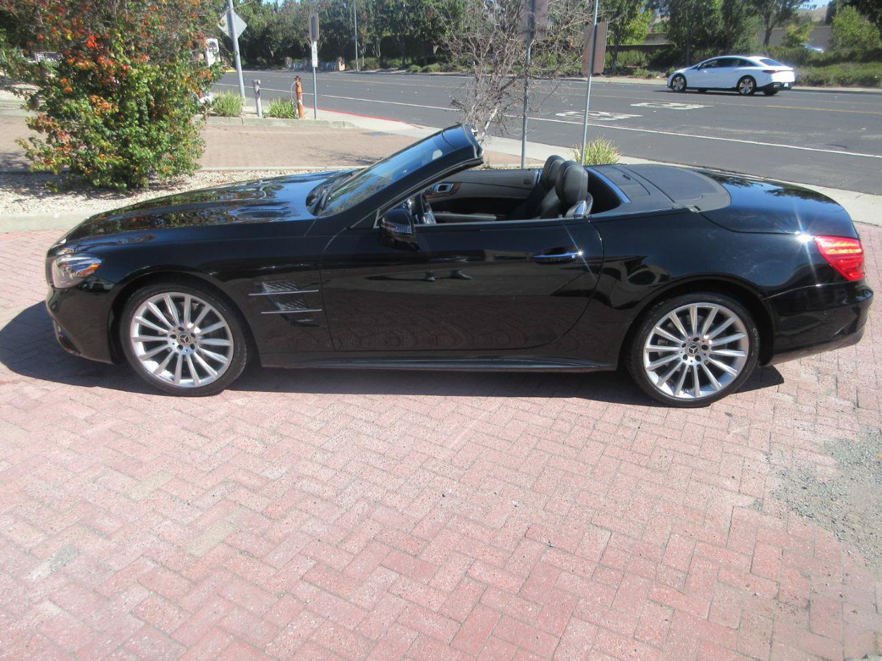 Used 2017 Mercedes-Benz SL 550 image 84