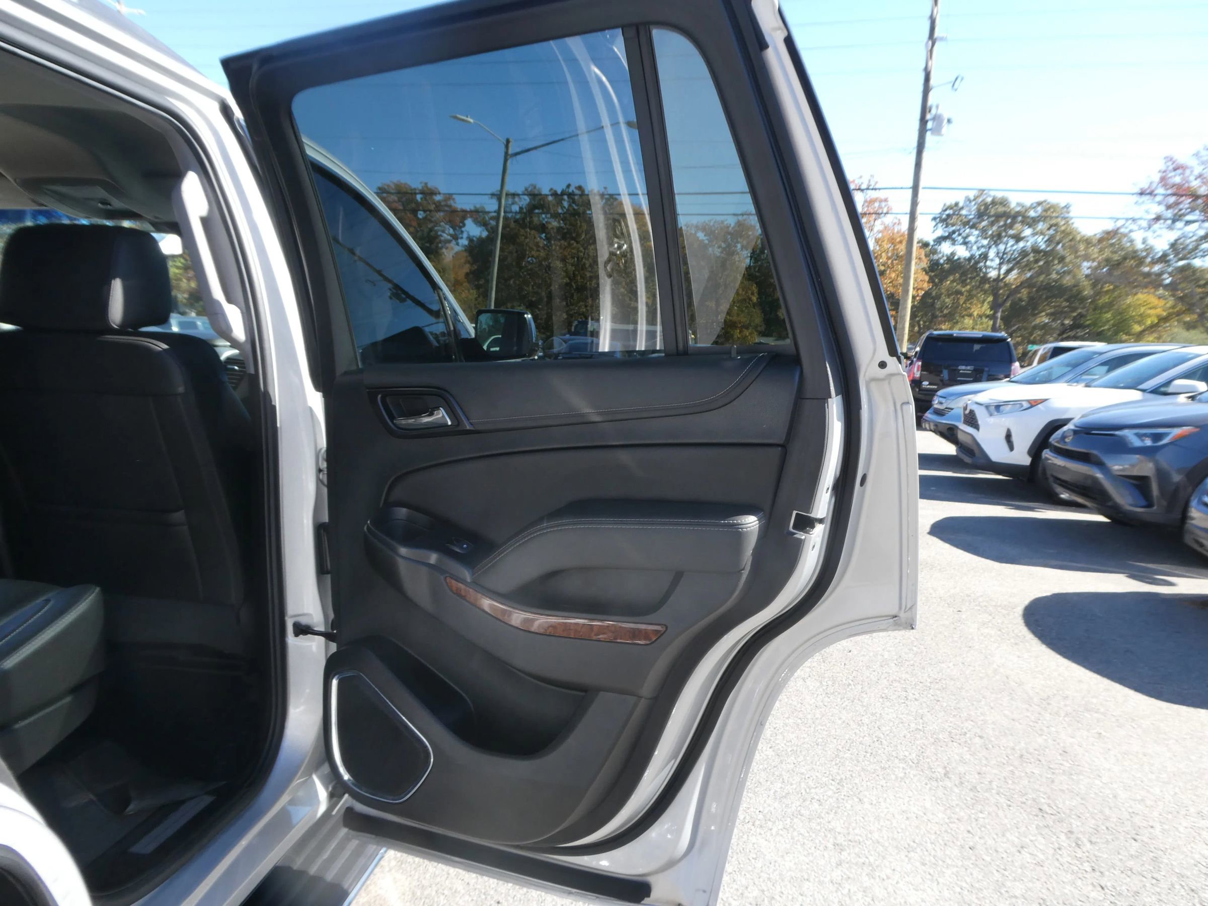 Used 2019 Chevrolet Tahoe Premier image 26