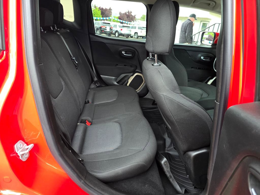 Used 2015 Jeep Renegade Latitude w/ Cold Weather Group II AWD/4WD image 20