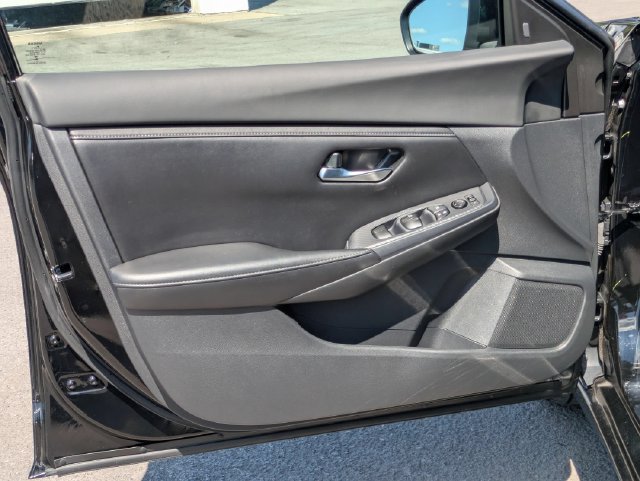Used 2023 Nissan Sentra SV w/ All-Weather Package FWD image 6