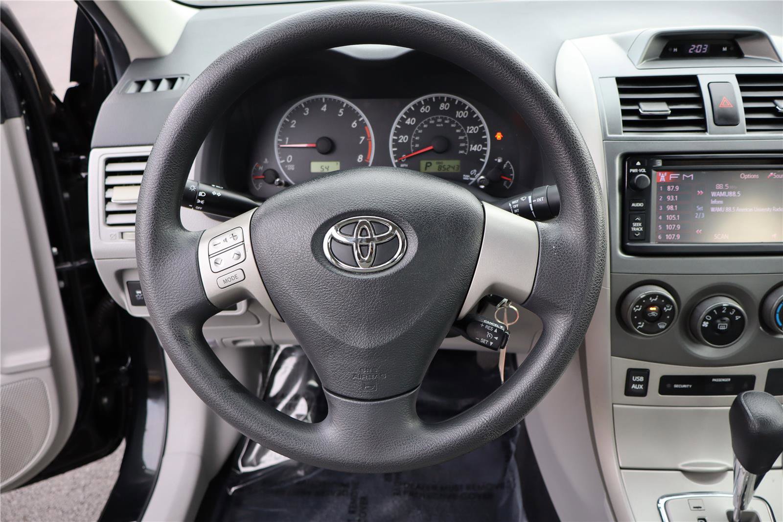 Used 2013 Toyota Corolla LE image 16