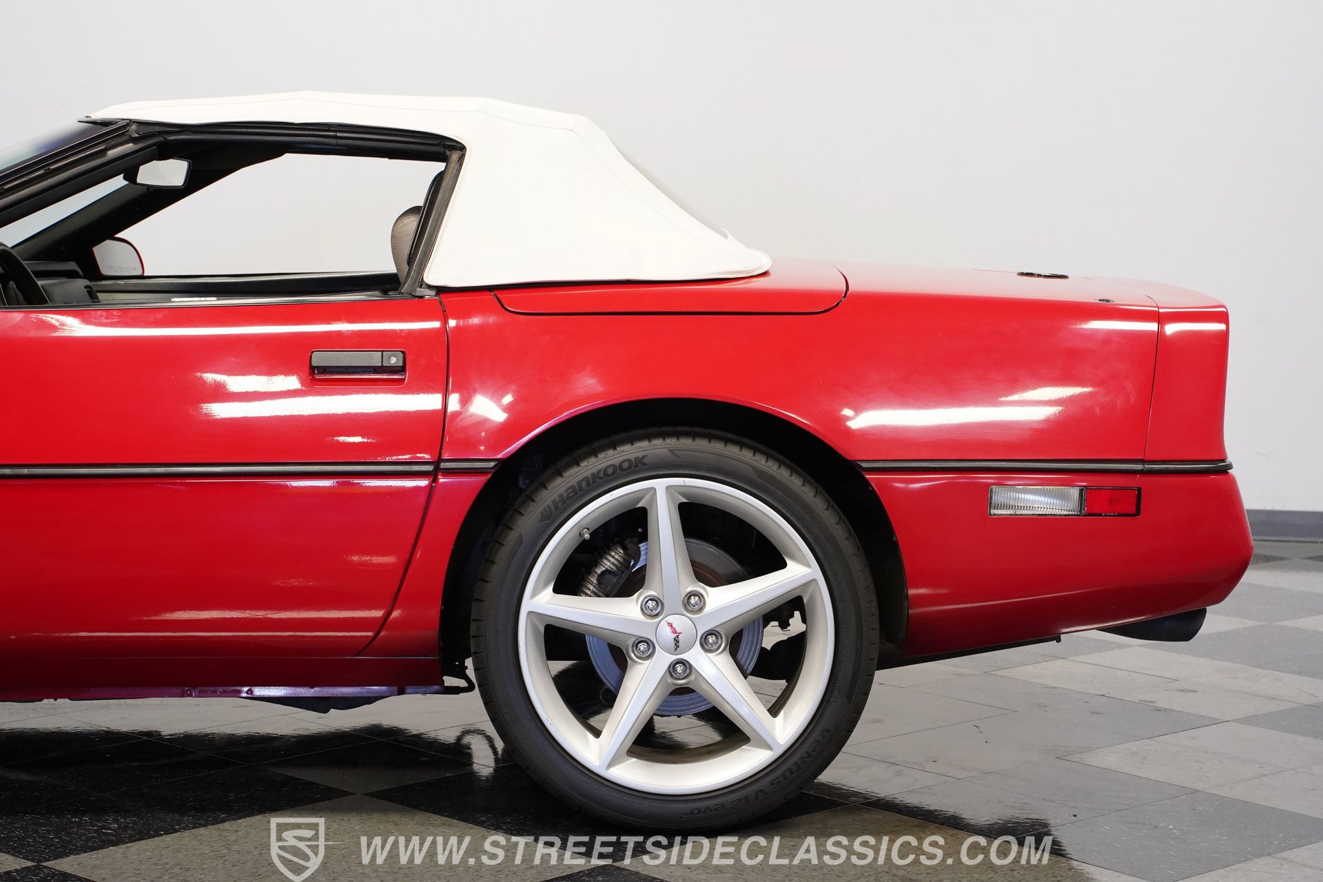 Used 1989 Chevrolet Corvette Convertible RWD image 24