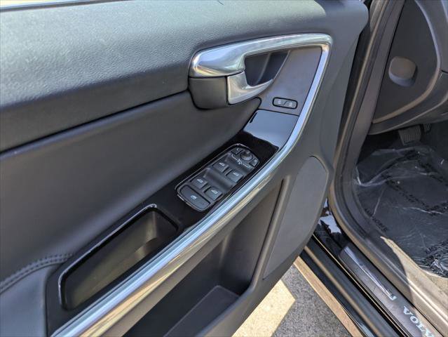 Used 2015 Volvo XC60 T6 FWD image 11