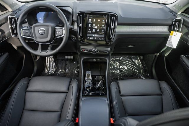 Used 2026 Volvo XC40 B5 Plus w/ Protection Package Premier image 20